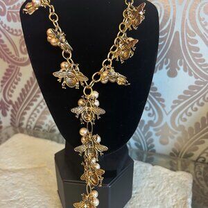 NP3131 Gold T Necklace with Various Bees by YOCHI